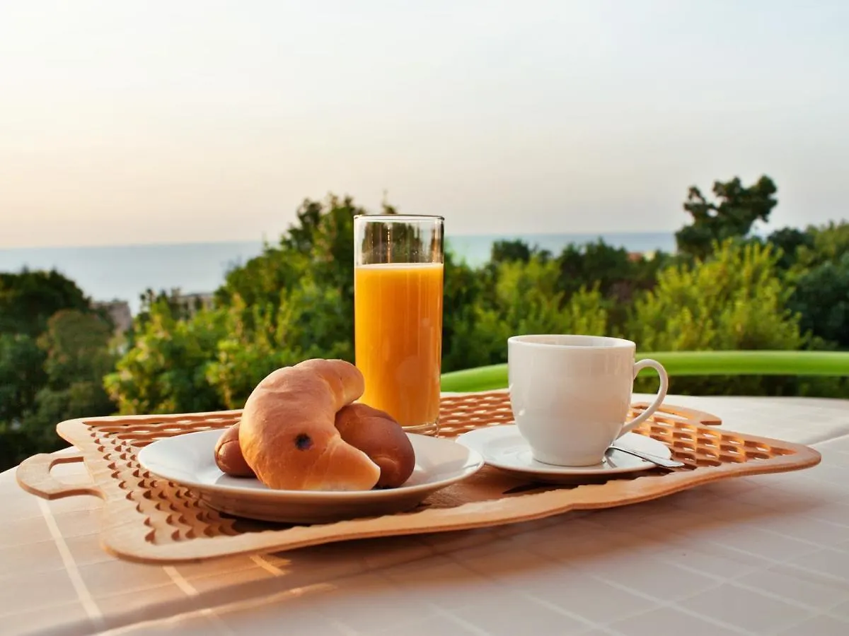 גולדן סנדס Ljuljak Hotel