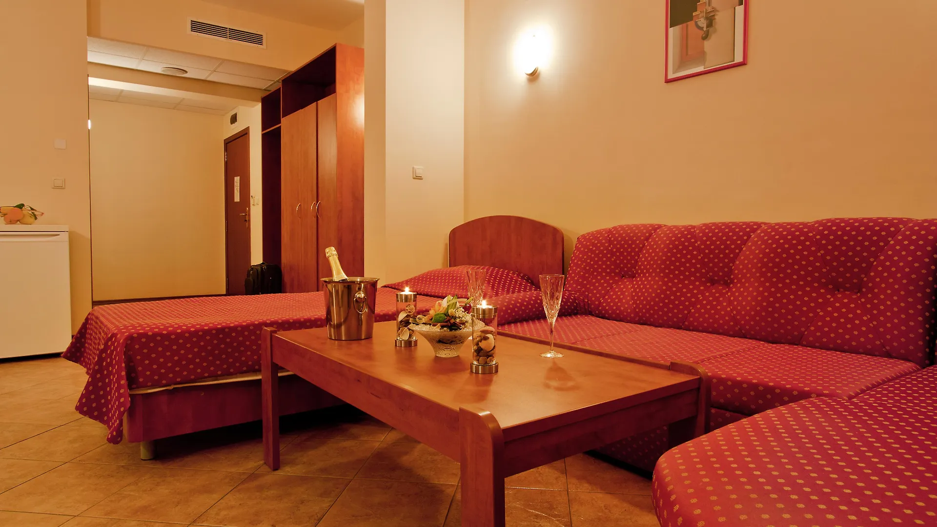 גולדן סנדס Ljuljak Hotel