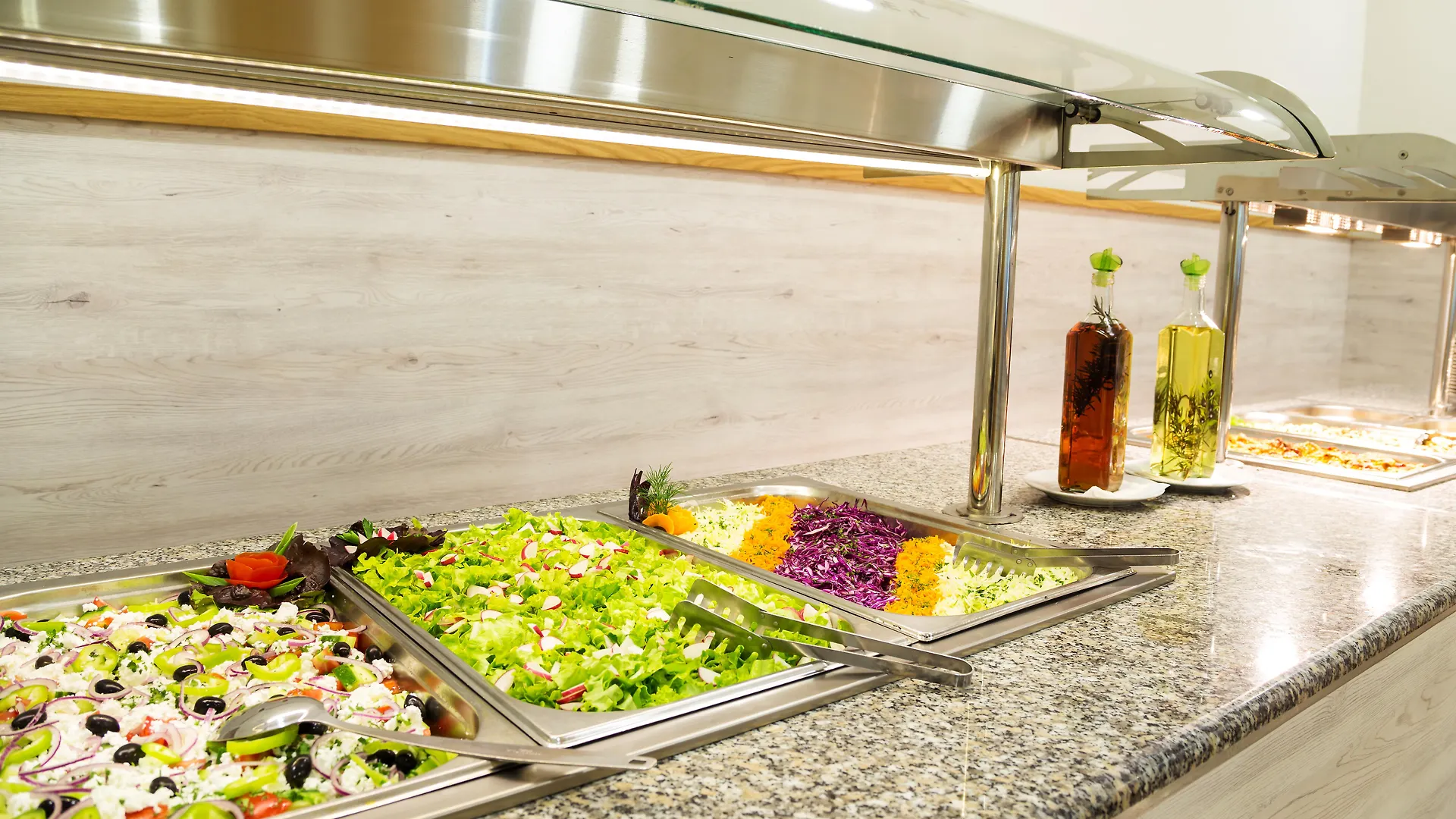 גולדן סנדס Ljuljak Hotel