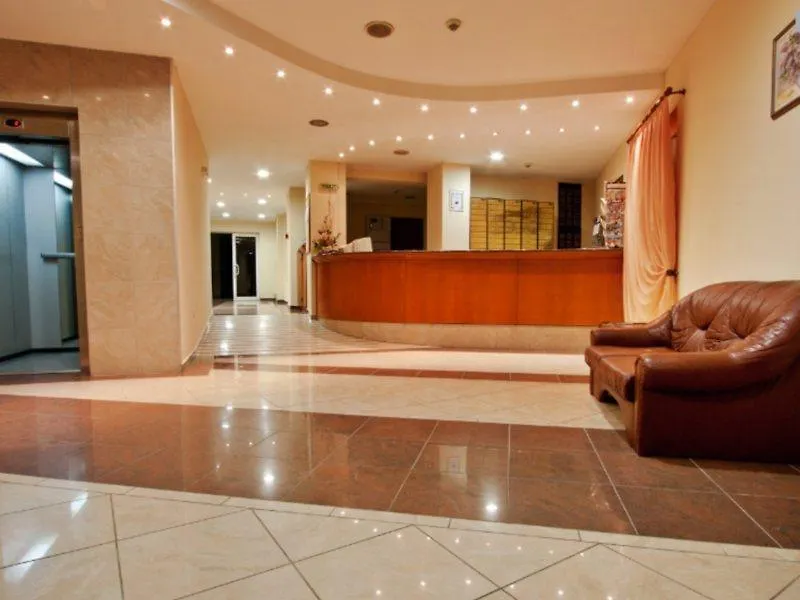 גולדן סנדס Ljuljak Hotel