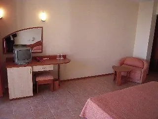 גולדן סנדס Ljuljak Hotel