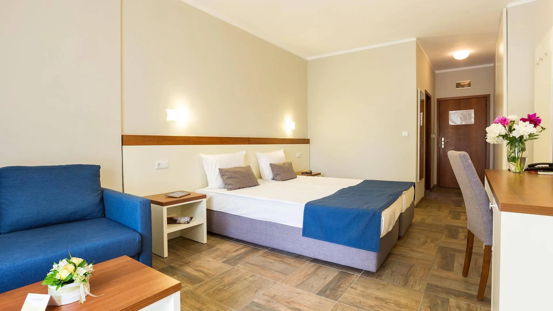 גולדן סנדס Ljuljak Hotel