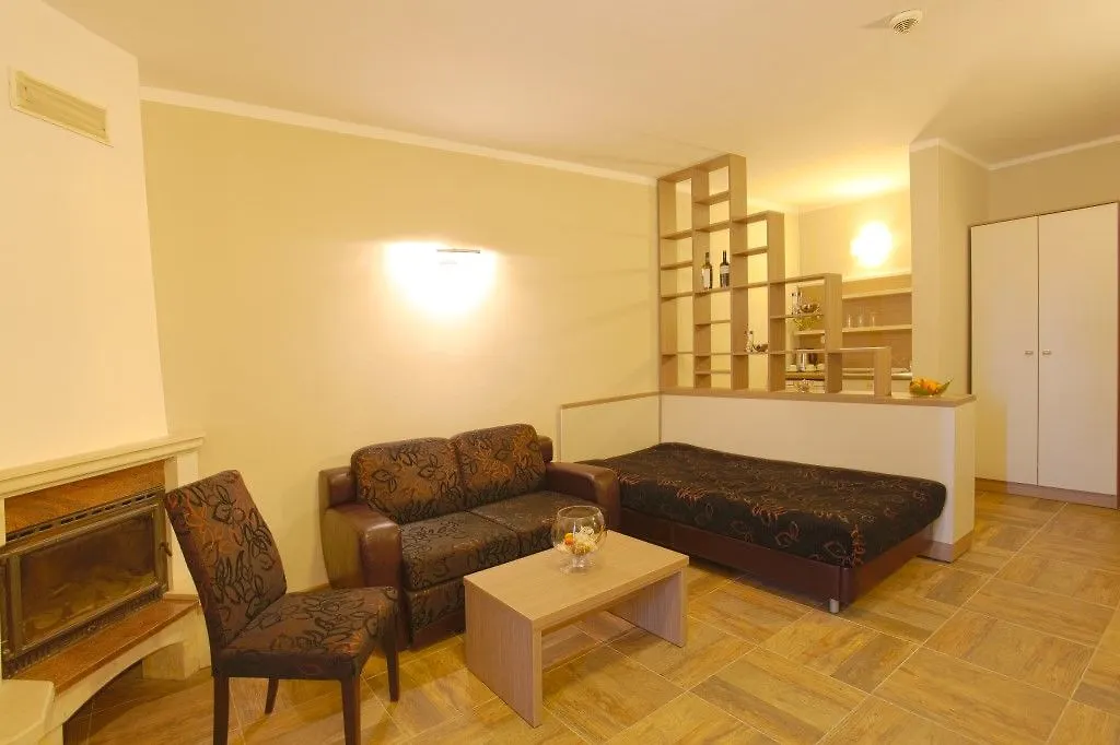 גולדן סנדס Ljuljak Hotel